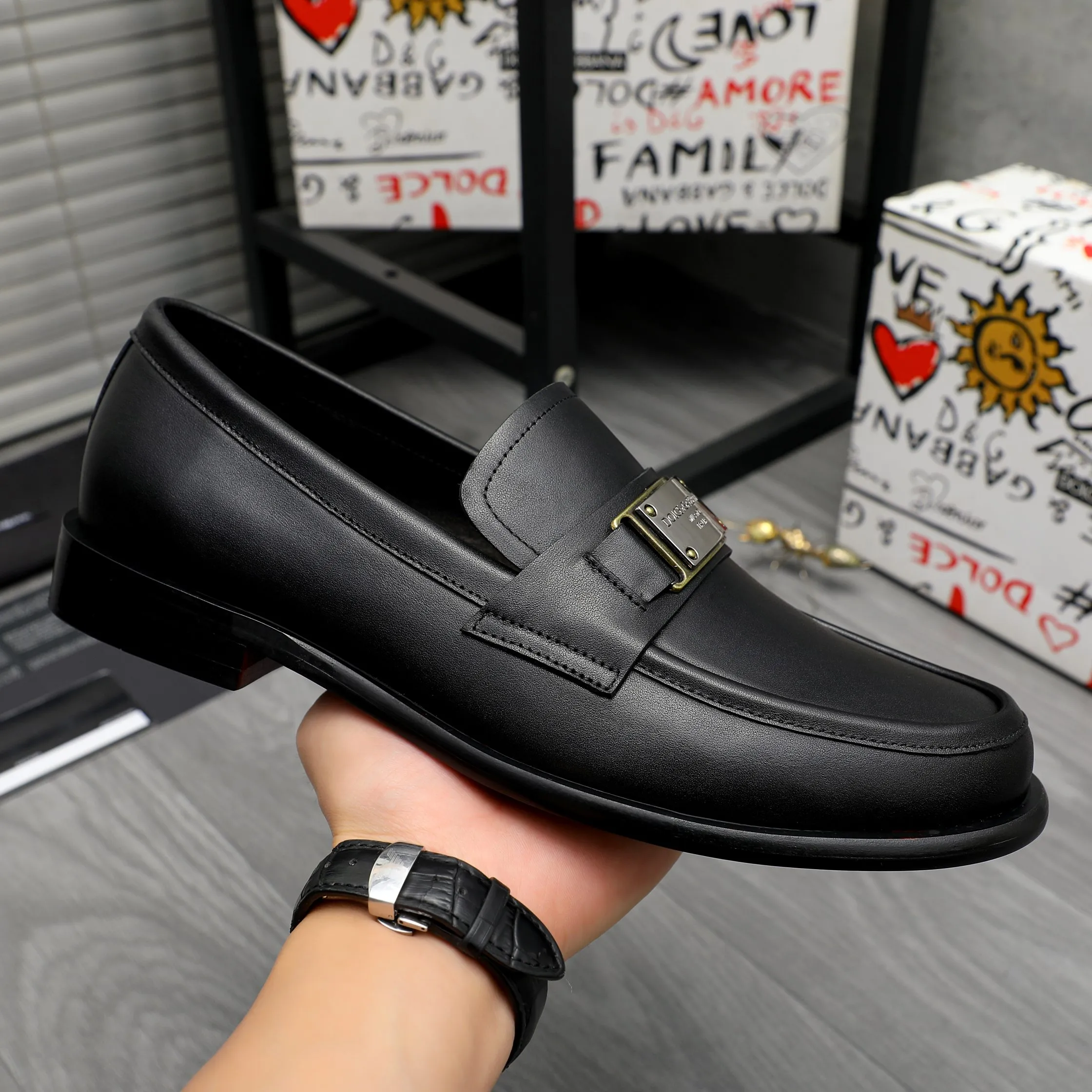Men's shoes 💰p540 Product trademark: DG (Dolce & Gabbana) business slip-on leather shoes Regular size: 38-46 (38.45.46 is custom-made and non-returnable) Product materials: Selected high-quality cowhide upper, cowhide lining, original rubber outsole